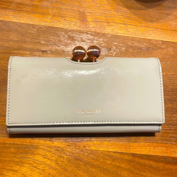 TED BAKER - Wallet- Patent Leather - Picture 2 of 12